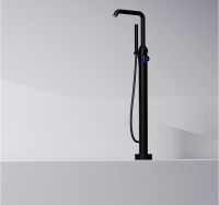 Steinberg 310 Freistehende Wannenarmatur mit elektronischer Bedienung